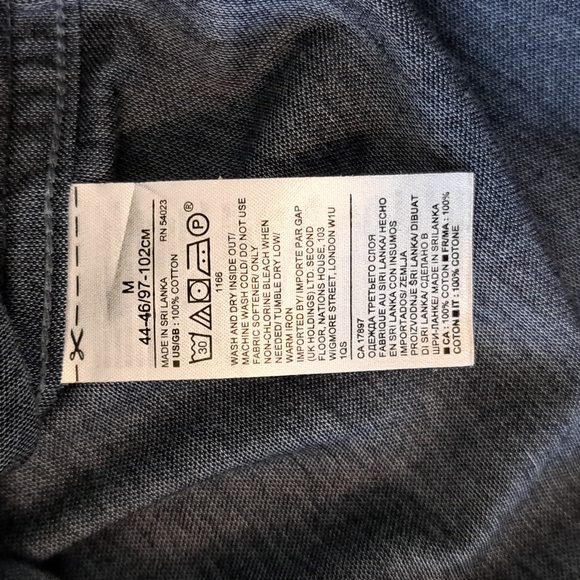 Banana Republic Performance Cotton Knit Button Up Shirt - Size Medium - Picture 5 of 5